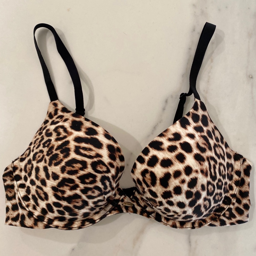 Victoria’s Secret leopard plunge bra 34c